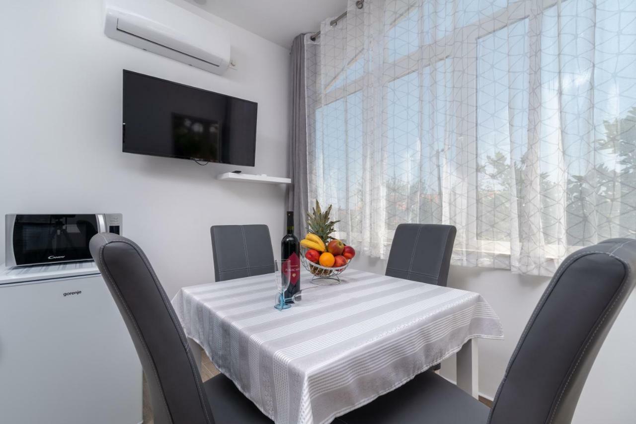 Apartman Niksi Трогир Екстериор снимка