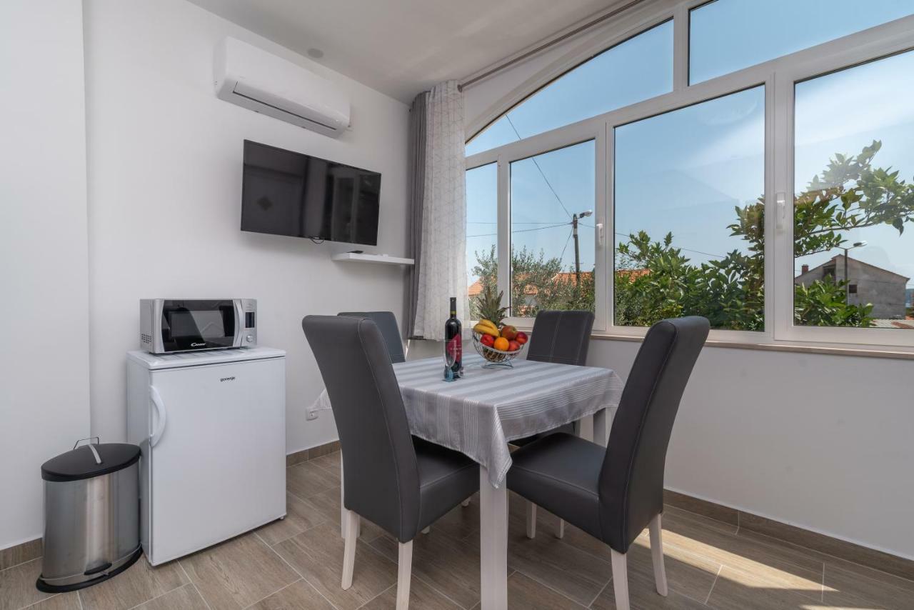 Apartman Niksi Трогир Екстериор снимка